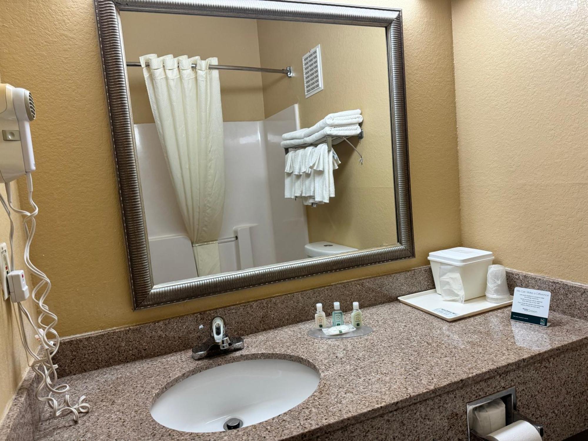 Quality Inn & Suites Eau Claire Extérieur photo